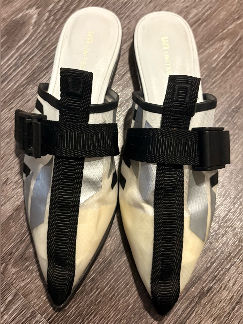 United Nude Calli Mule White and Black Pointed Toe Mesh Buckle Flats Size 39/8